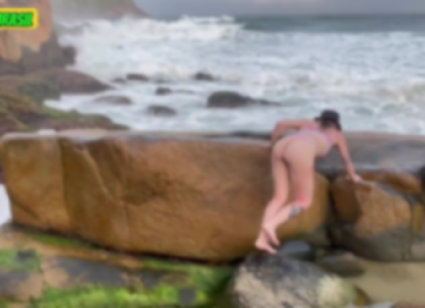 Sexo Em Publico , Casal Trepa Em Praia Daquele Jeito