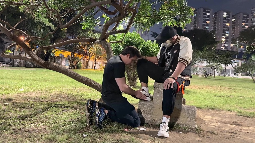putinha de estimacao gosta de ser esculachada na praca (Victor Punish, Vitao Grandao) putinha de estimacao gosta de ser esculachada na praca (Victor Punish, Vitao Grandao)