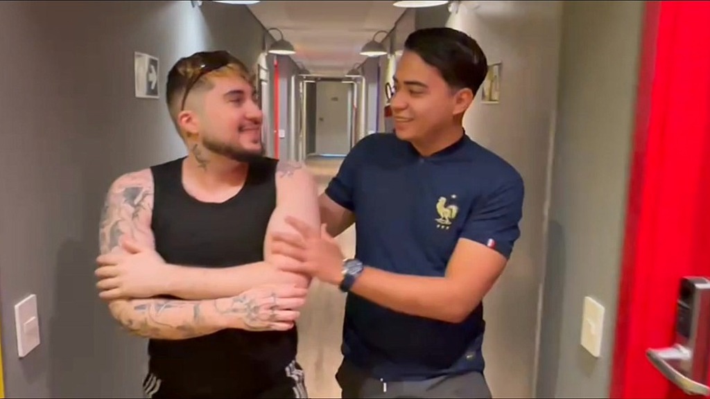 fiz uma massagem no meu amigo depois da academia (Dorn,Gabriel Hot 23) fiz uma massagem no meu amigo depois da academia (Dorn,Gabriel Hot 23)