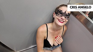Alice Dubois FrX 4K - Coinces les 2 dans l'ascenseur, ma voisine me fait des avances... (2026-08-16) thumbnail