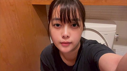 【おまんこの中沢山見せます】ト◯レの中で喘ぐのを我慢してオナニーでイク。沢山ももかのおまんこ見て。。