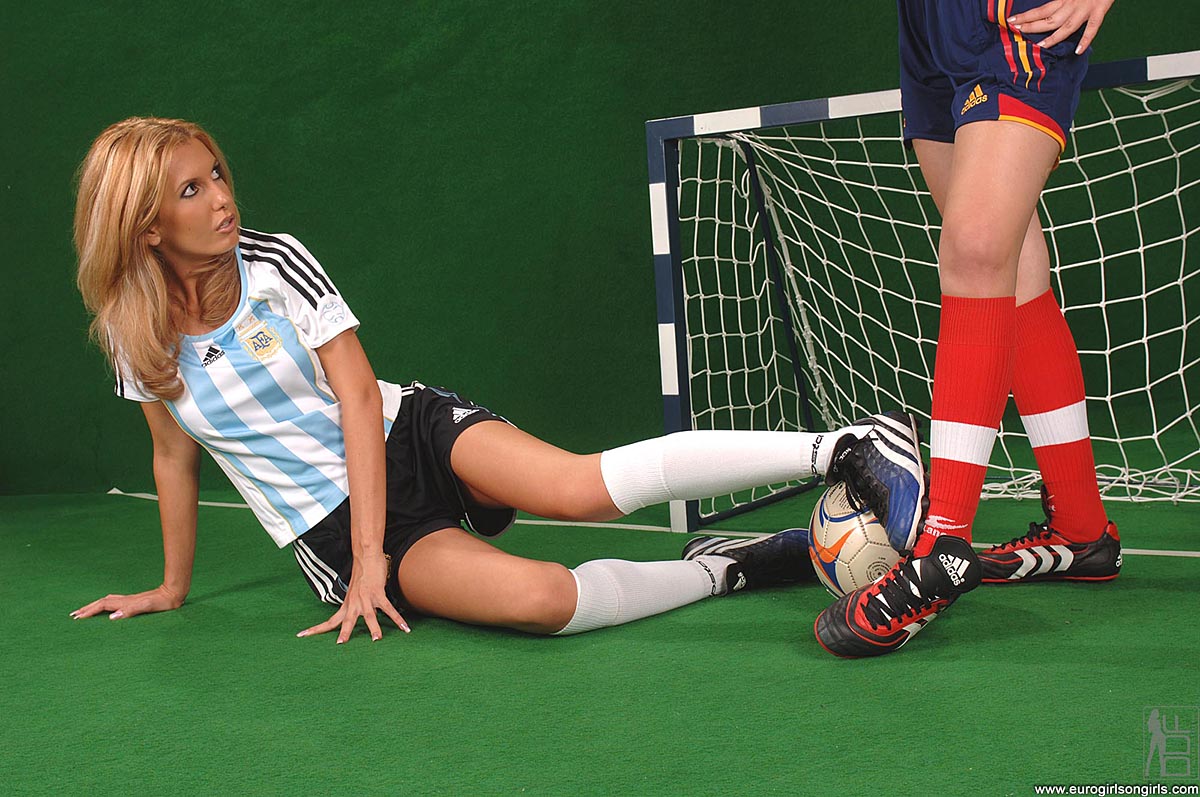 Babes with ball handling skills! #2