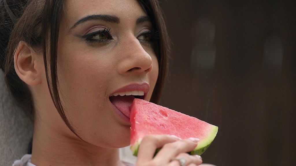 sex crazed girlfriend emily pink enjoys daring dp threesome