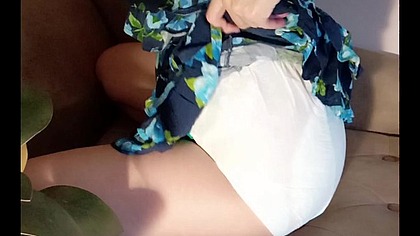 Penelopa3 Wearing diaper gets my wet pussy squirting! Humping and rubbing through the diaper feels so good...