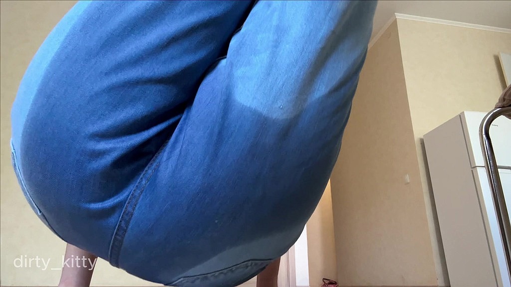 i peed three pair of jeans (Dirtykitty) i peed three pair of jeans (Dirtykitty)
