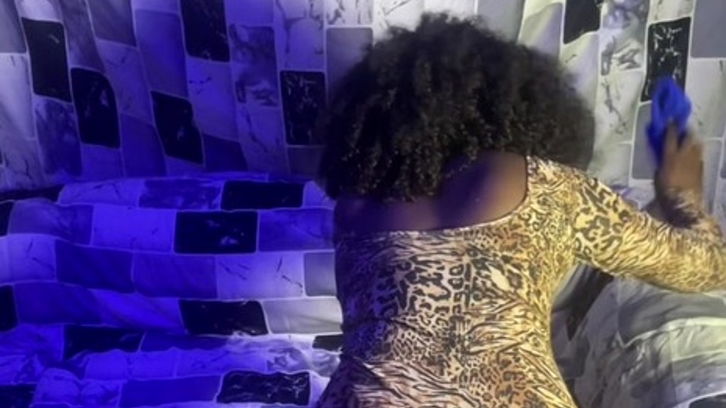 sexy ebony maid cleans the house without panties and get she fucked for it (Sowetdiane, Sohotdaddy) sexy ebony maid cleans the house without panties and get she fucked for it (Sowetdiane, Sohotdaddy)
