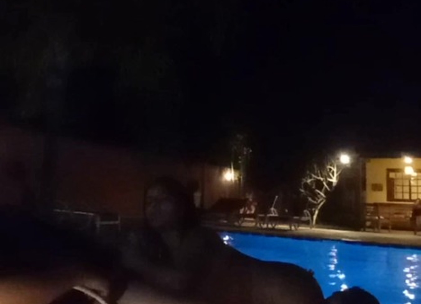 Ganhei Um Boquete Durante Uma Vidro Chamada Com Duas Gostosas!