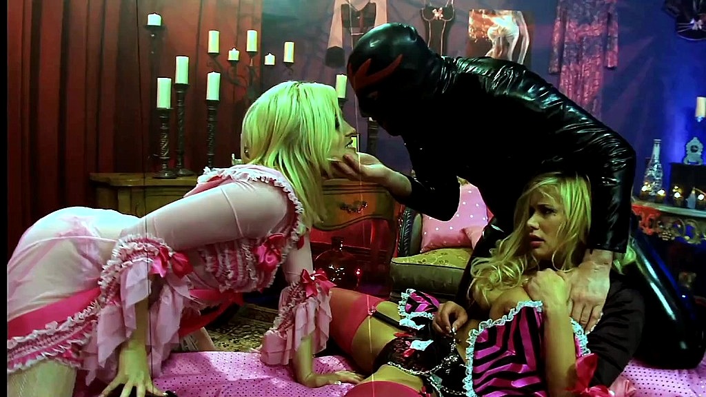 Alexis Texas e Shyla Stylez threesome pompino e eiaculazione sul viso (Alexis Texas, Shyla Stylez, Paul Chaplin) alexis texas and shyla stylez threesome blowjob facial (Alexis Texas, Shyla Stylez, Paul Chaplin)