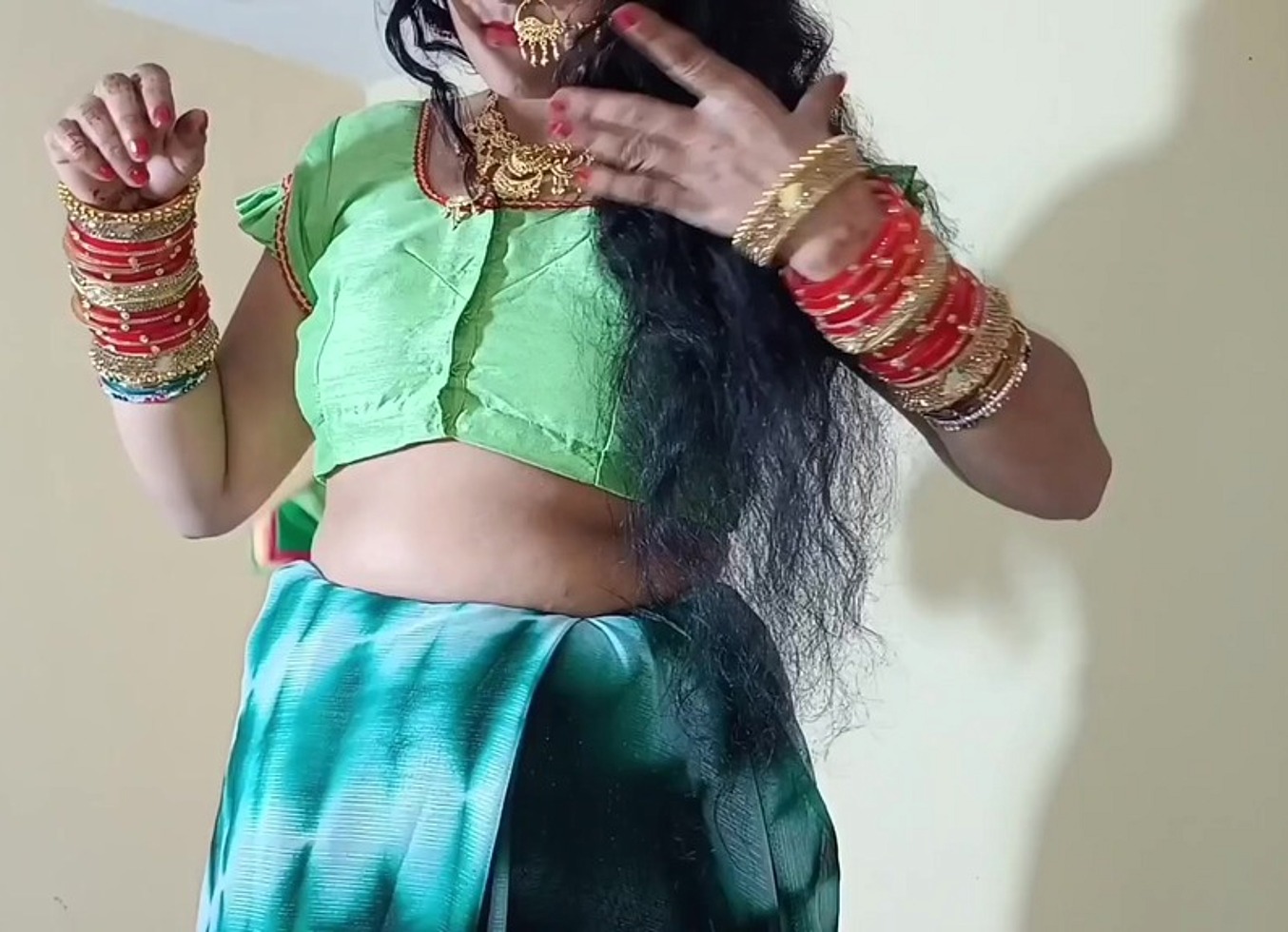 Desi Sasur Bahu Bedroom Chudai Hindi Sex Beautiful Married Women