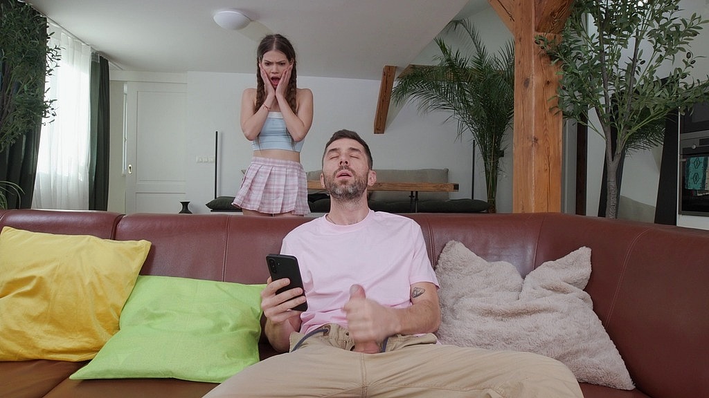 Моя гаряча падчерка любить анал (Божевільний Банді, Сукі Сін) my hot stepdaughter loves anal (Mad Bundy, Sooky Sin)