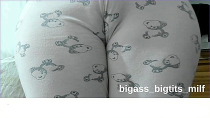 MASTURBATE WITH PAJAMA