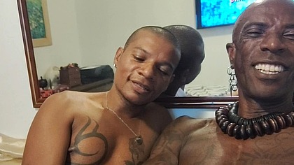 Avatar com seu enorme galo negro destruindo o buraco do pequeno juninho. -02