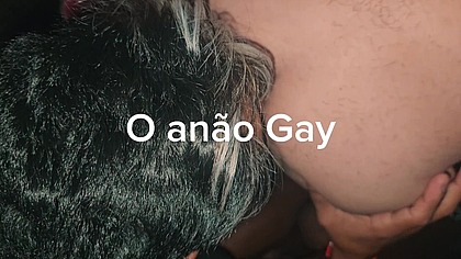 ANAO SENDO FODIDO POR DOIS ATIVOS NO BOX DO DARK ROOM.