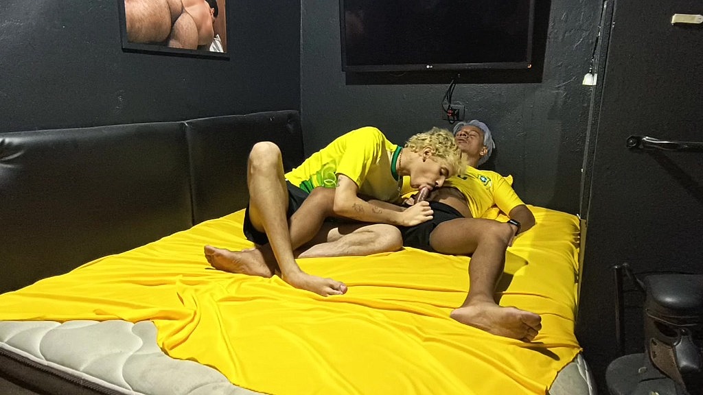 vai copa do brasil homens que gostam muito de futebol trepam apos o jogo (Junior Delao, Ari Demo) vai copa do brasil homens que gostam muito de futebol trepam apos o jogo (Junior Delao, Ari Demo)