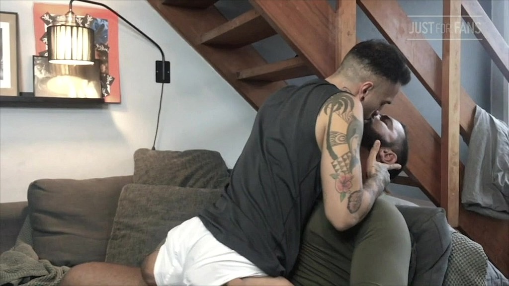 bel arabe bien chaud baise son pote (JESS ROYAN, Leo-Rex Bunny, Lex Anders) bel arabe bien chaud baise son pote (JESS ROYAN, Leo-Rex Bunny, Lex Anders)