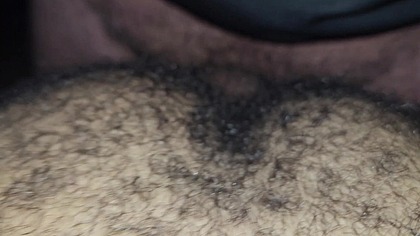 HETERO CASADO FODENDO O CU DO VENDEDOR GAY NO ESTOQUE DA LOJA.