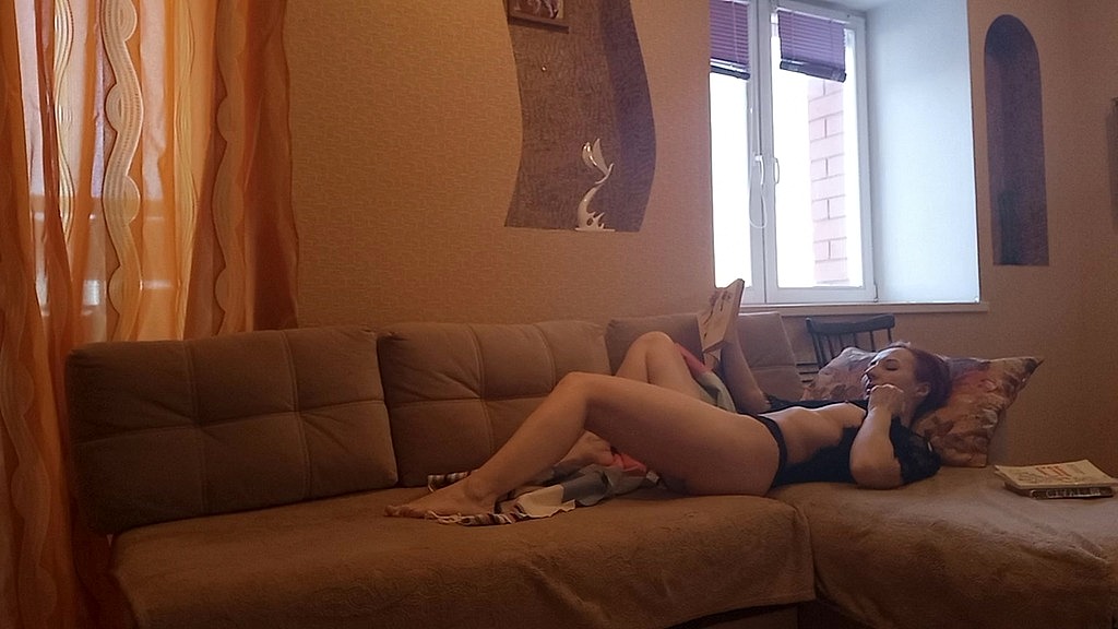 leggere un romanzo la fa bagnare (Vulpes) reading a romance makes her wet (Vulpes)