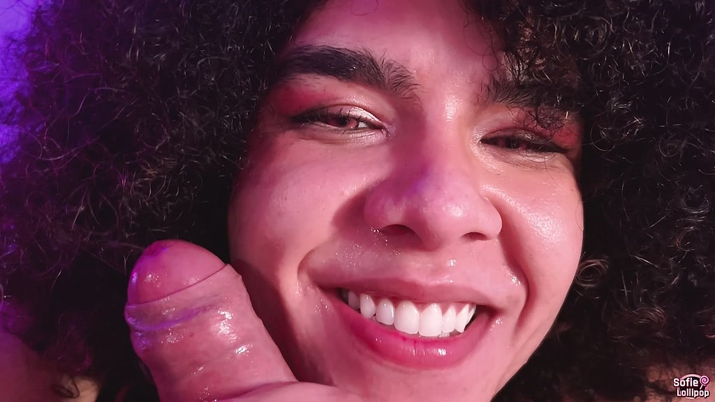 red: mamando uma rola e ganhando leitinho na boca! (Sofie Lollipop, Luiz Lust) red: mamando uma rola e ganhando leitinho na boca! (Sofie Lollipop, Luiz Lust)