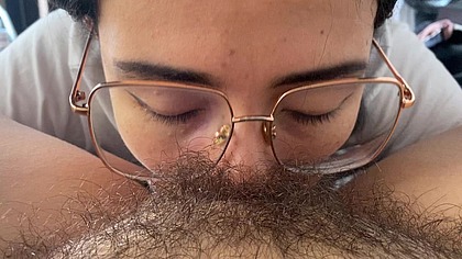 Lesbian sucking a sweet hairy bush