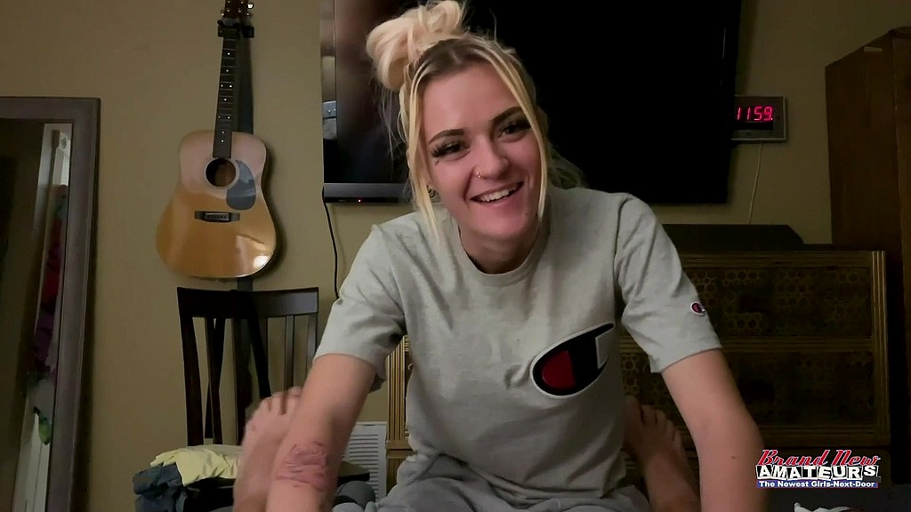 blonde tattooed milf sassy delivers hot passionate performance to cum! (Jeff Lacy, Sassy) blonde tattooed milf sassy delivers hot passionate performance to cum! (Jeff Lacy, Sassy)