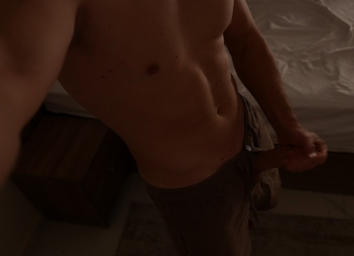 Hot Guy Cums All Over Without Even Taking Off His Shorts (Video Without Blurring)