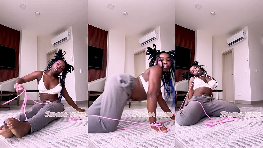 sexy striptease (Jadera Vixen) sexy striptease (Jadera Vixen)