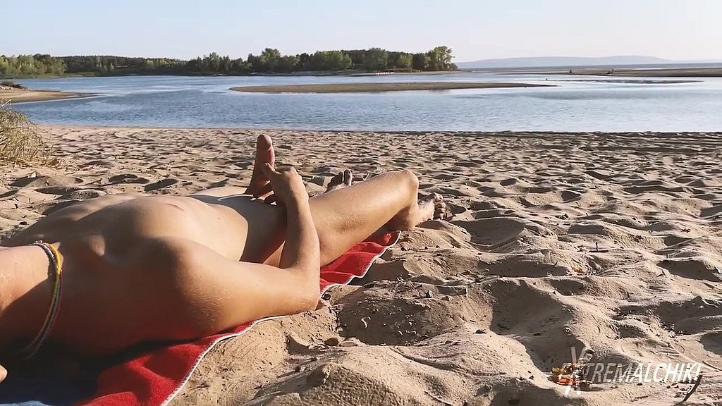 beach twink wanking (Iavaev) beach twink wanking (Iavaev)