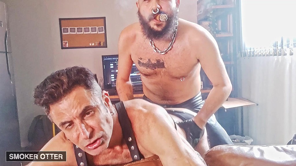 leathered cigar in the living room - a sweaty fuck (Massagem Erotica, Smokerotter) leathered cigar in the living room - a sweaty fuck (Massagem Erotica, Smokerotter)