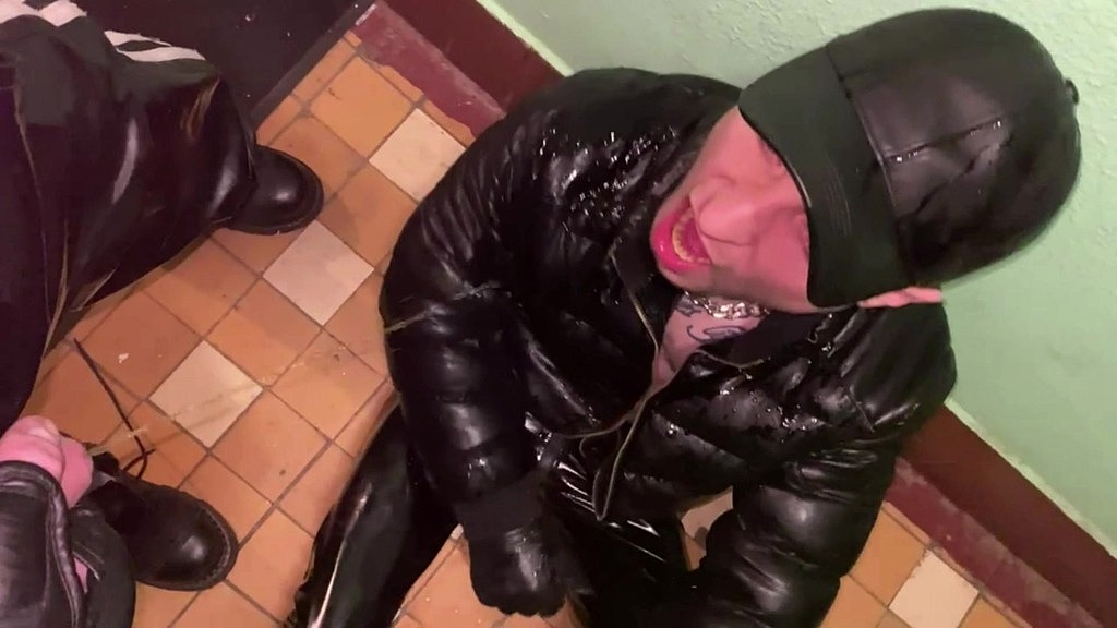 outdoor leather piss (RusKinkHunk,Sirius) outdoor leather piss (RusKinkHunk,Sirius)