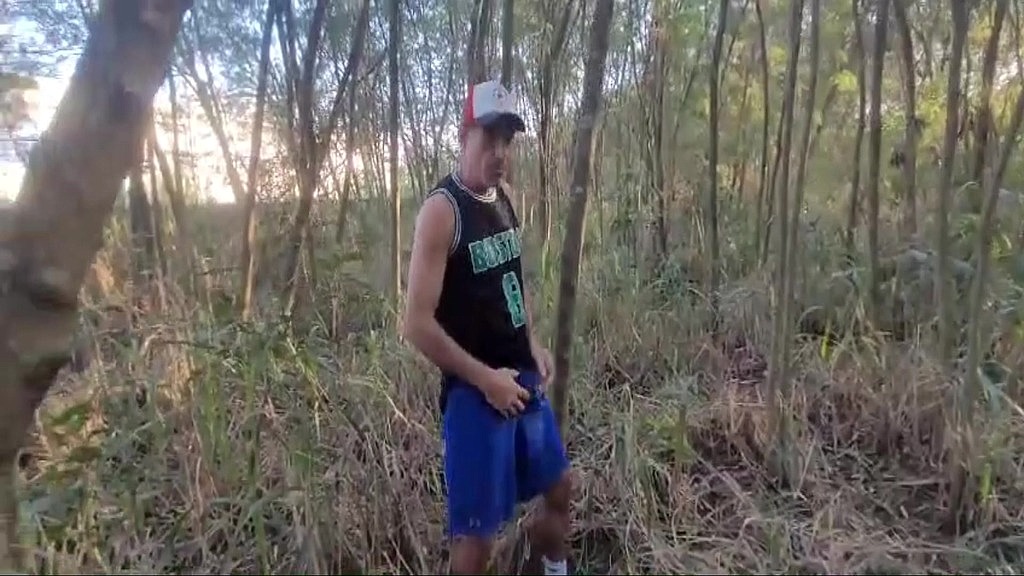 no mato o pau come (Gabriel Paxecoxl, Big Macky) no mato o pau come (Gabriel Paxecoxl, Big Macky)