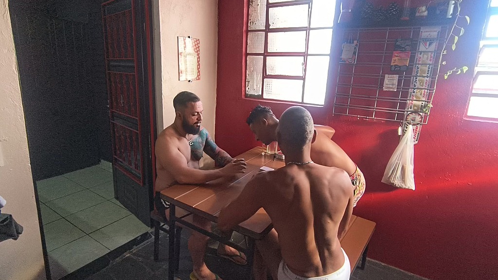 dia dos namorados sendo apimentado com sexo a tres. (Lendro Delao, Brenosafado3,bareback) dia dos namorados sendo apimentado com sexo a tres. (Lendro Delao, Brenosafado3,bareback)