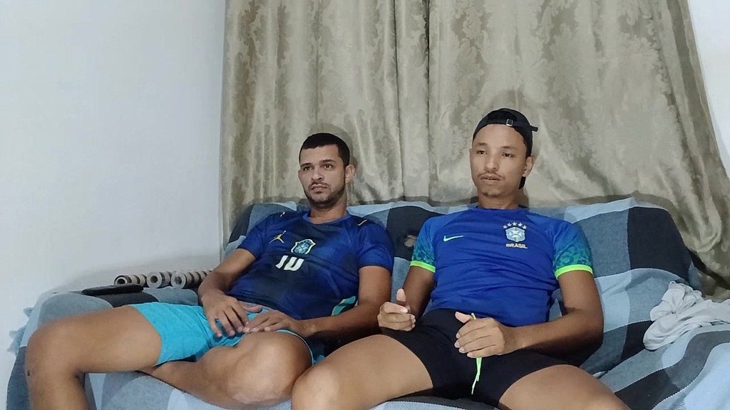 mao amiga no intervalo do jogo (Felipesouza19, Yuriputao) mao amiga no intervalo do jogo (Felipesouza19, Yuriputao)