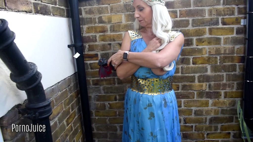 intro keiraxxxxxx грає роль keira targaryen the dragon guard (Kiera Rose) intro keiraxxxxxx stars as keira targaryen the dragon keeper (Kiera Rose)