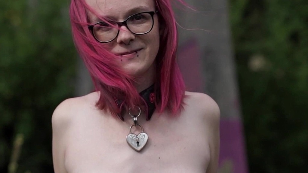 Lpap, Lily Lollipops, Daddydelily: секс утрьох в урбекс із кінчанням на цицьки (AnalVids.com) threesome in urbex with cumshot on the boobs (Lpap, Lily Lollipops, Daddydelily)
