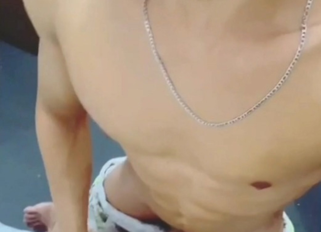 Resenha No Sigilo Com O Caixa Do Supermercado