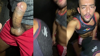De joelhos o macho mamou seu chefe e ainda comeu o rabao pelo do coroa com muito tesao - Part 02
