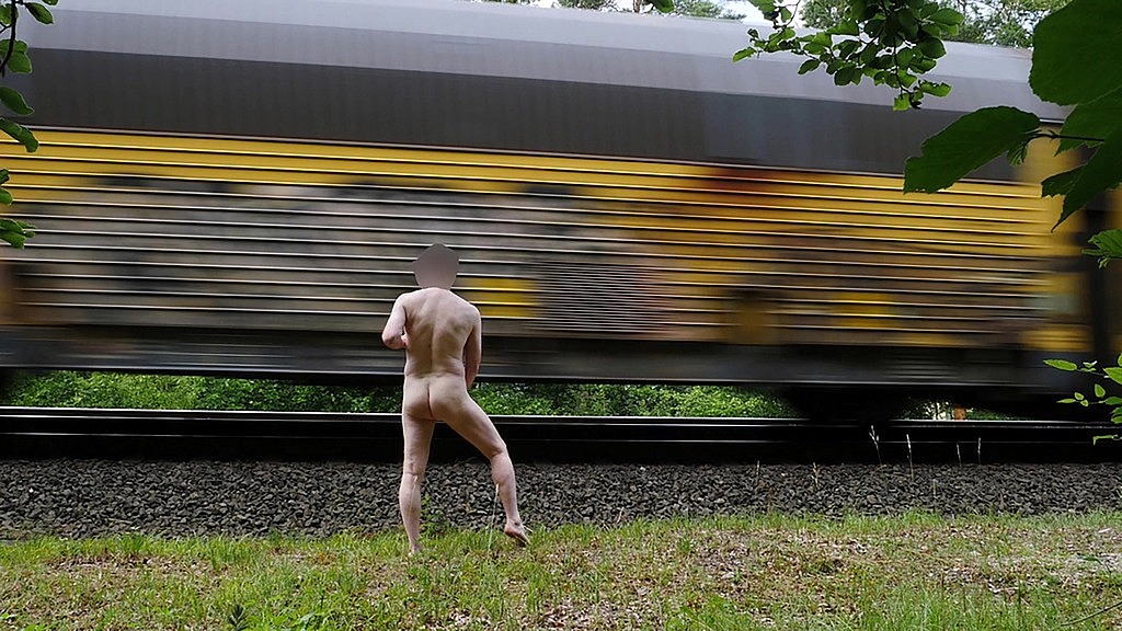 railway nudes photosets (Skylarknu) railway nudes photosets (Skylarknu)