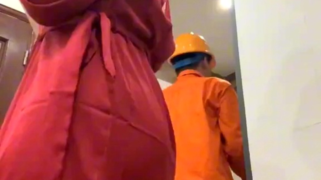 RaptVan, Avraphuong: 5 мені лише 18, сер! і я маю прямий м'яз спини (AnalVids.com) 5 i m only 18 sir! and i have a straight muscle back house (RaptVan, Avraphuong)