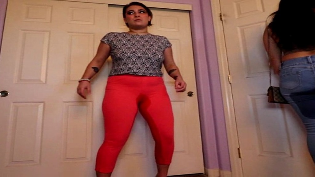 faith meets desperate sushii in bathroom line (Sushii Xhyvette, Faith Shalynn) faith meets desperate sushii in bathroom line (Sushii Xhyvette, Faith Shalynn)
