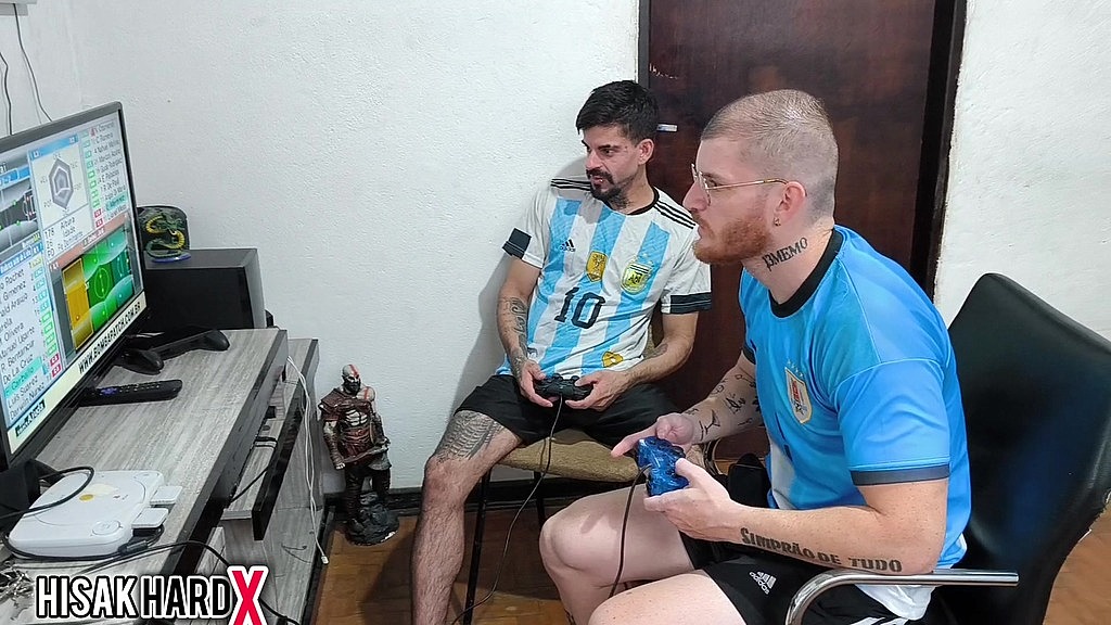 jogando videogame apostando o cu kkkkk (Hisak Hard,Carmona) jogando videogame apostando o cu kkkkk (Hisak Hard,Carmona)