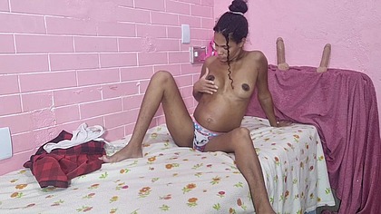 Engravidei minha Pequena enteada