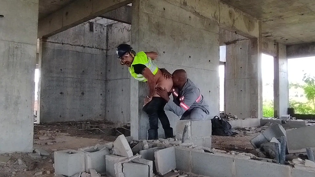 sexo na construcao com trabalhador (The Hunter Black, Dropboyfloripabrasil) sexo na construcao com trabalhador (The Hunter Black, Dropboyfloripabrasil)
