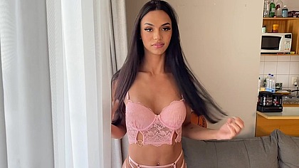 Travesti belissima me deu cuzao gostoso e eu enchi o cu dela de leite.