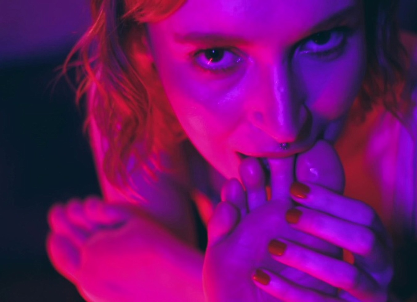 I Want To Worship Your Sexy Feet: Bia Roman & Sam Quinn