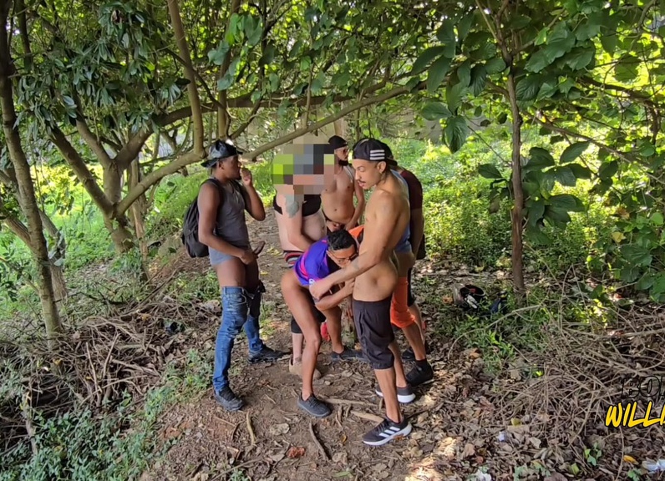 Fui Fazer Trilha E Acabei Em Uma Suruba No Mato