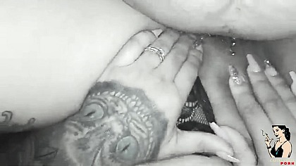 Paty Angel, the call girl taking the security guard's pussy at the mall