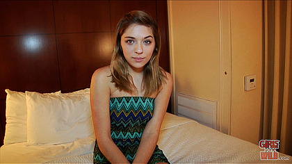 Shy girls goes 2 fingers deep