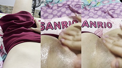 aburridita en casa jugando con mi gallito