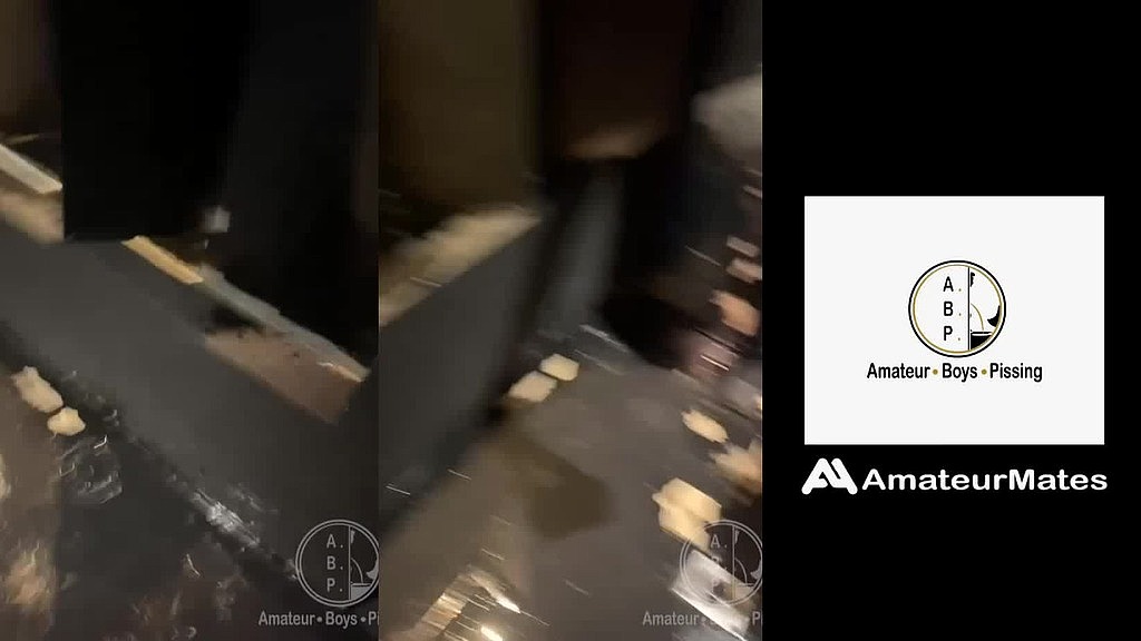 in a club, boy enters the toilets, opens a cubicle and catch a guy about to pee. (Biflatmate, Shyflatmate, FrenchMate22) in a club, boy enters the toilets, opens a cubicle and catch a guy about to pee. (Biflatmate, Shyflatmate, FrenchMate22)