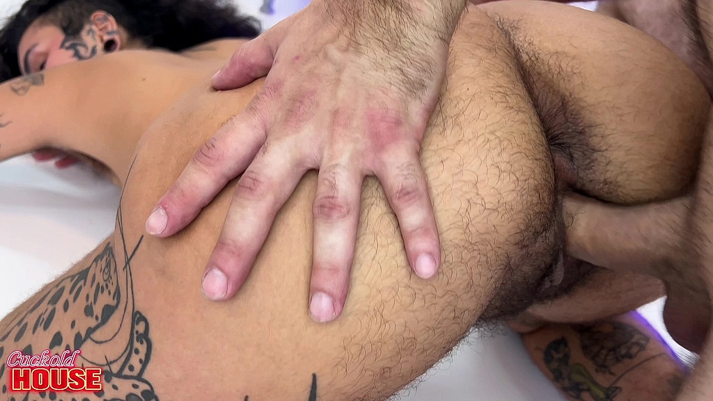 Vander, Bruna Poppy: morena maravilhosa, que nao depila nada, numa foda quente com anal (AnalVids.com) morena maravilhosa, que nao depila nada, numa foda quente com anal (Vander, Bruna Poppy)